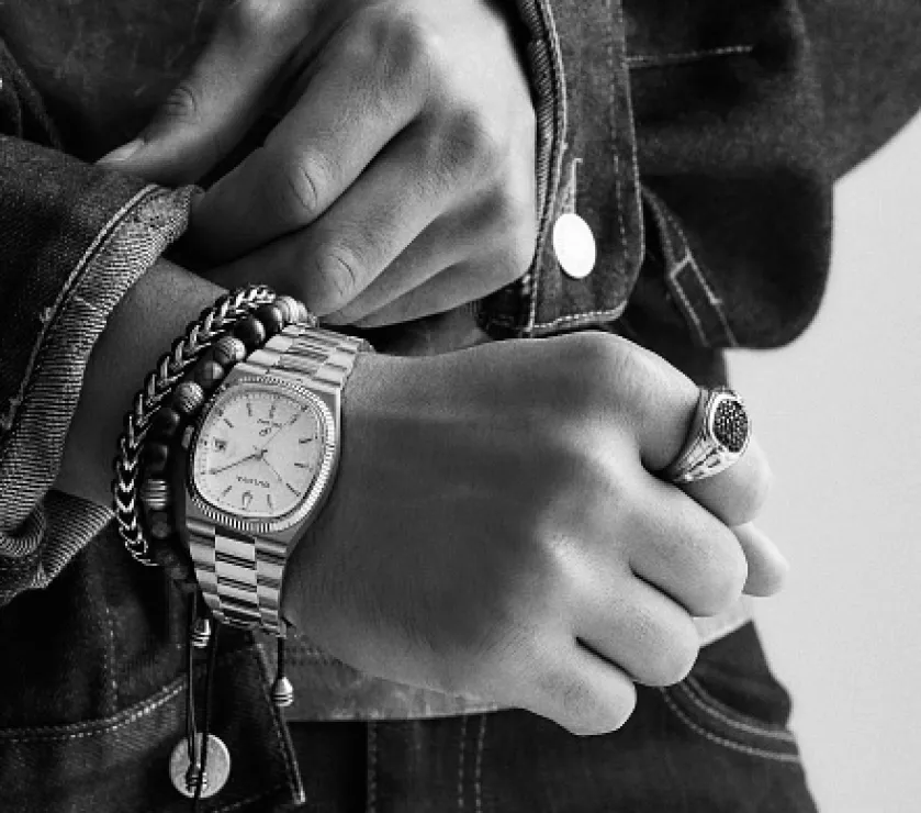 Bulova Super Seville 96B440 Blue Dial Quartz Montre